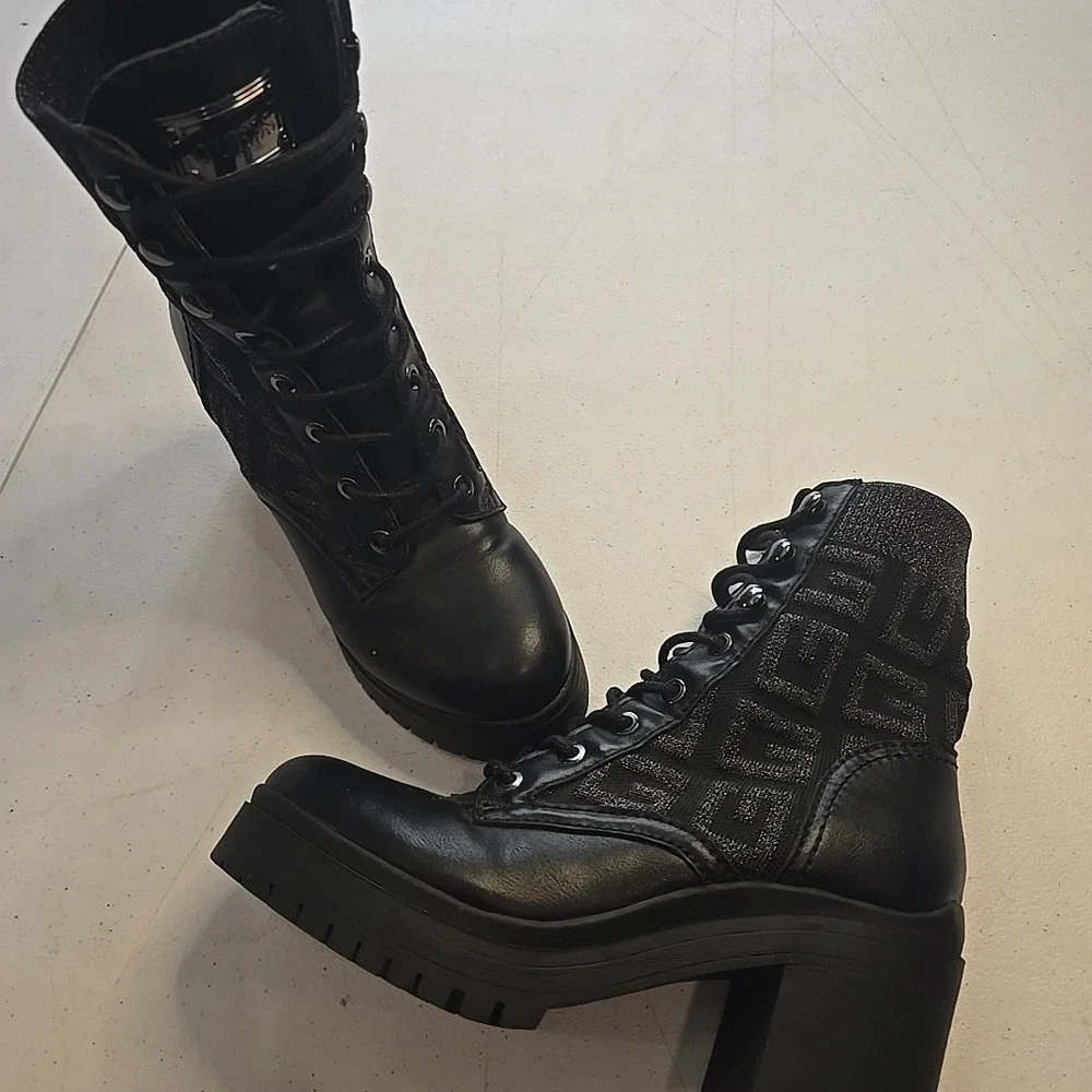 Guess Clarion‎ Pewter Fabric Lug Sole Block Heel Combat Boots Size 7M Y2K Grunge